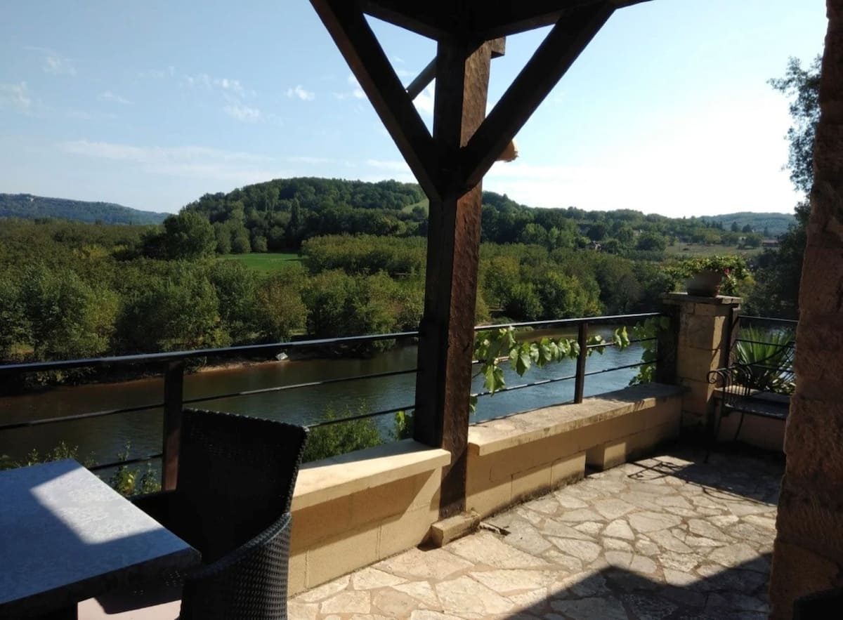 La Terrasse — Over the village rooftops, down to the Dordogne and the cliffs (3 of 12)