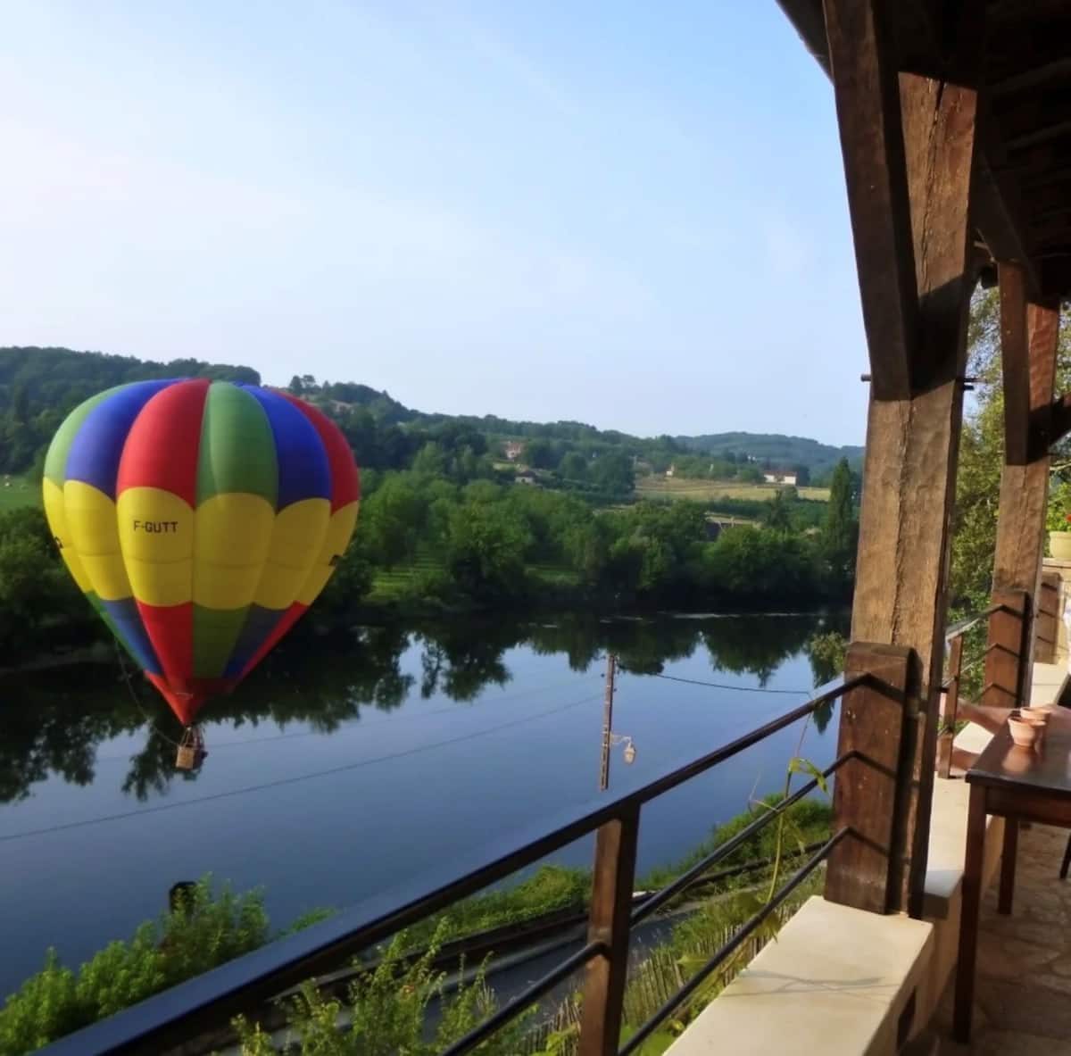 La Terrasse — Over the village rooftops, down to the Dordogne and the cliffs (11 of 12)