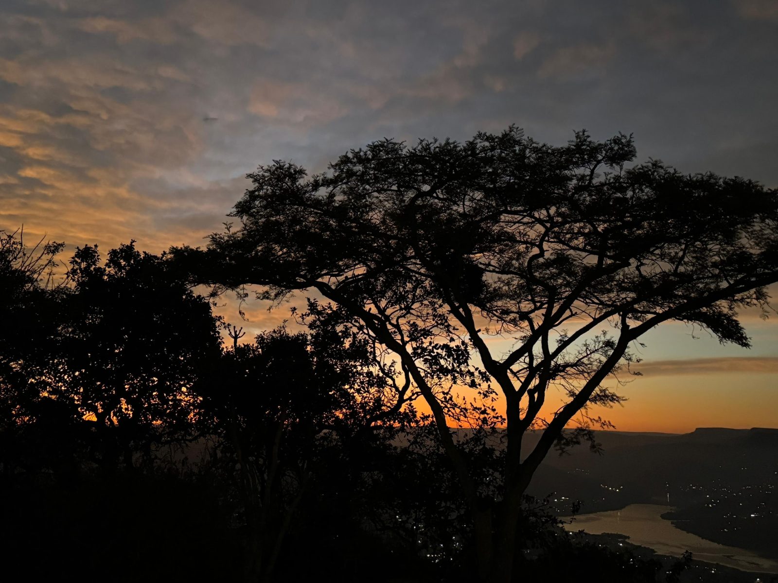 Rooms with a View — Inanda Dam far below, the Valley of a Thousand Hills as a backdrop (17 of 18)